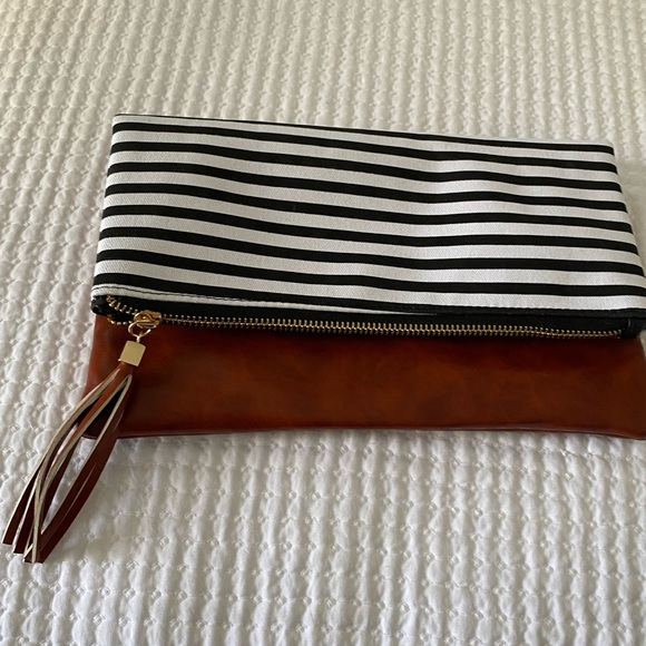 Funky Monkey Foldover Clutch - Classic Black & White Stripe NWOT P1 - Picture 3 of 8